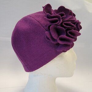 Norge Tyrihans Brimless Purple Wool Skull Cap Beanie Floral Applique
